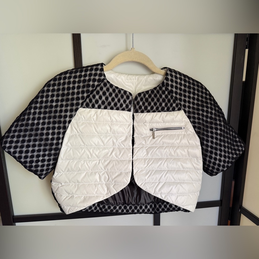 SNOWMAN New York dawn bolero style puffer vest. Size S